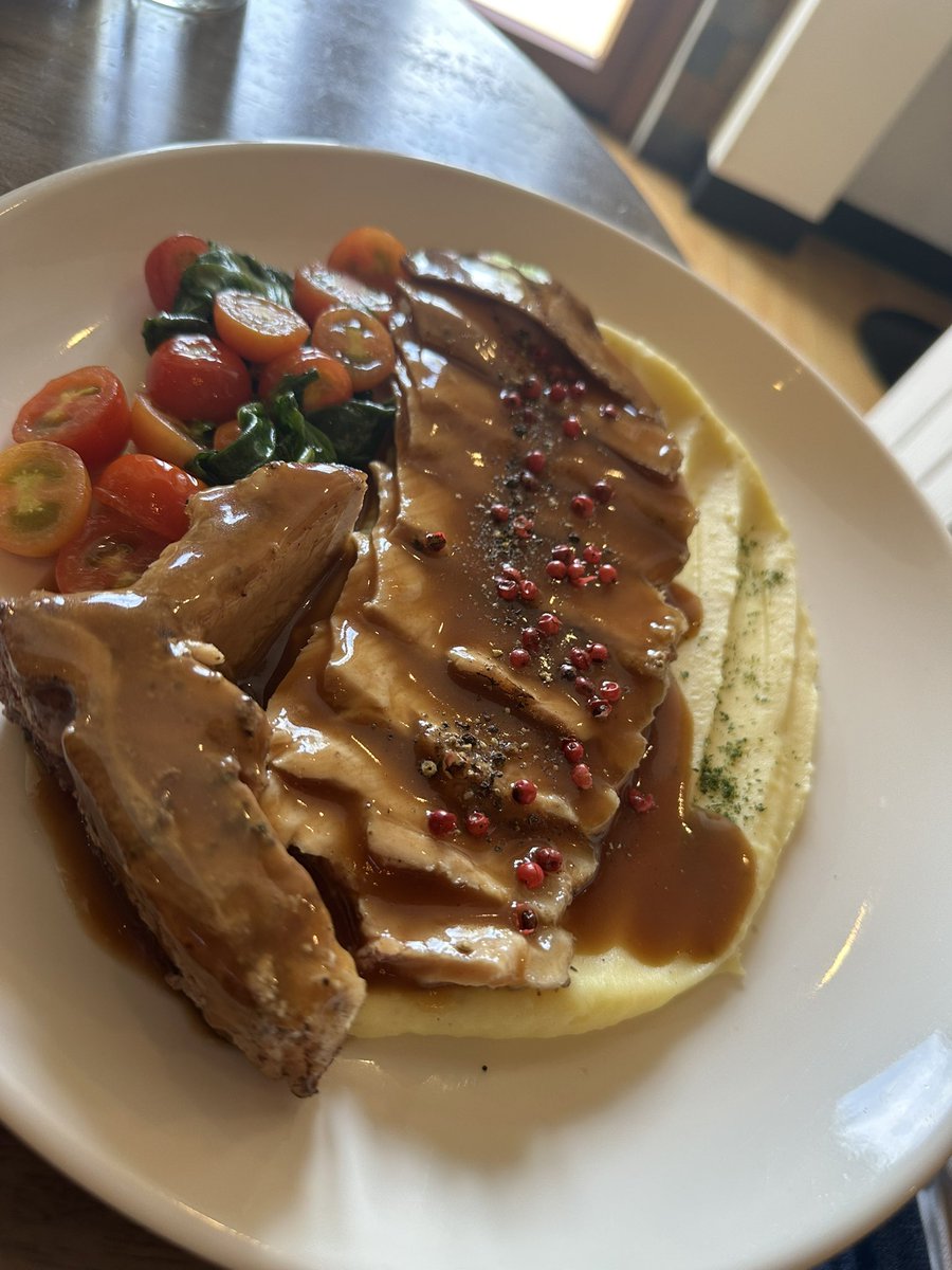 prsynz's tweet photo. kain guys eat well #foodtwt https://t.co/DsGUrfoGOv