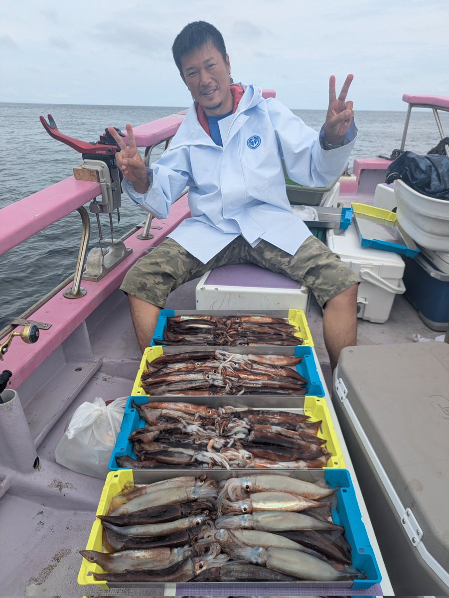 oomorimaru3go's tweet photo. 初電動リール🔰さんも9-30でお土産バッチリでしたー🦑
#スルメイカ #小田原 https://t.co/DUYUmhSAV4