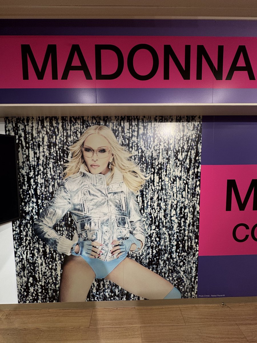 PierreTakikoJO's tweet photo. Queen of POP Madonna マドンナのニューアルバムConfession II
雰囲気を感じに渋谷のタワーレコードに。67歳、ゲイに大人気。まだまだ現役、マドンナ最高👍日本だけ特典付きCDは28日発売。アクスタ付き、楽しみ😊#MADONNA #Confession2 #マドンナ #マドンナ大好き❤ https://t.co/pHi4ZLv5fo
