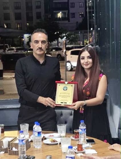 SelcukYurekturk's tweet photo. Sendikamızın çeşitli kademelerinde yıllardır görev alan Kadın Komisyon Başkanımız Özge Efendioğlu Çavaş'ı il dışına tayin dolayısıyla Hatay'a uğurluyoruz. Özge hocamı çalışkanlığı, ve dik duruşuyla hatırlayacağız. Sendikamıza verdiği emeklerden ötürü kendisine teşekkür eder, bundan sonraki hayatında sağlık mutluluk dilerim.
@ozgefndglu 
@tesvan65 
@serapgul77