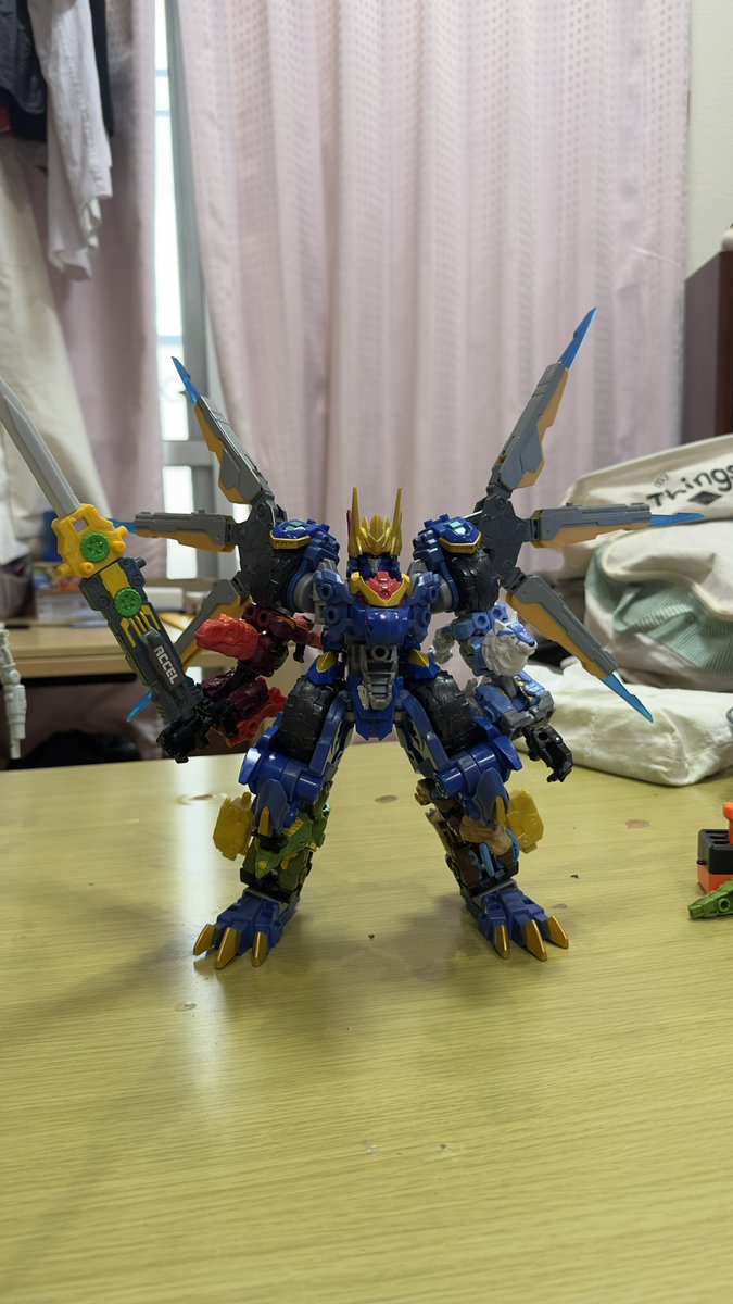 ashthalos's tweet photo. レクスブレイドをよりヒロイックに！タカラトミーロボの集合体だ！　おててつけたらレクスカリバーもてないの困る

#トランスフォーマー
#トランスフォーマーワイルドキングw https://t.co/cHV6ykXuPe