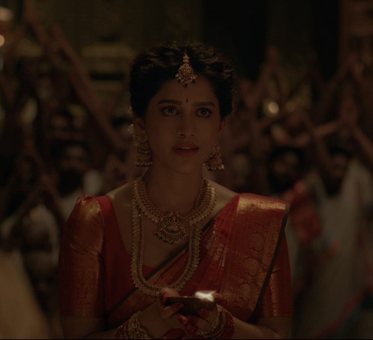 HollywoodFilmsX's tweet photo. #Nagabandham oka visually rich mythological adventure. #NabhaNatesh powerful role lo adiripoye performance ichindi. Every scene lo impact clear ga kanipisthundi ❤️‍🔥🙌🏻 https://t.co/qS4hEumpEo