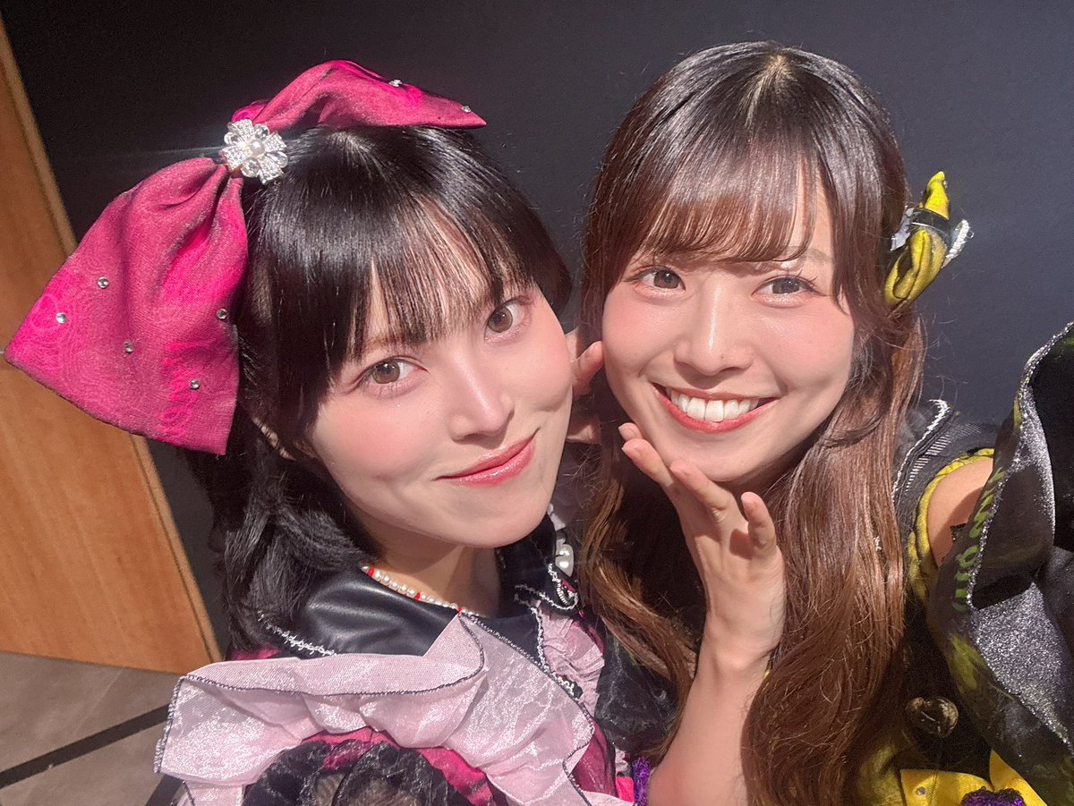 aina_imew's tweet photo. 🌻あいみゅう新体制ライブ🌻
ありがとうございました！

ひまわり畑一面のような景色でした！

ここまで仕上げてきて感動できるライブを一緒につくってくれたあかねちゃんに感謝です💛

これからも頑張ろうと改めて思えました

今のあいみゅうを自信を持ってオススメできます！初日からこう思える凄さ https://t.co/89RHTtlMML