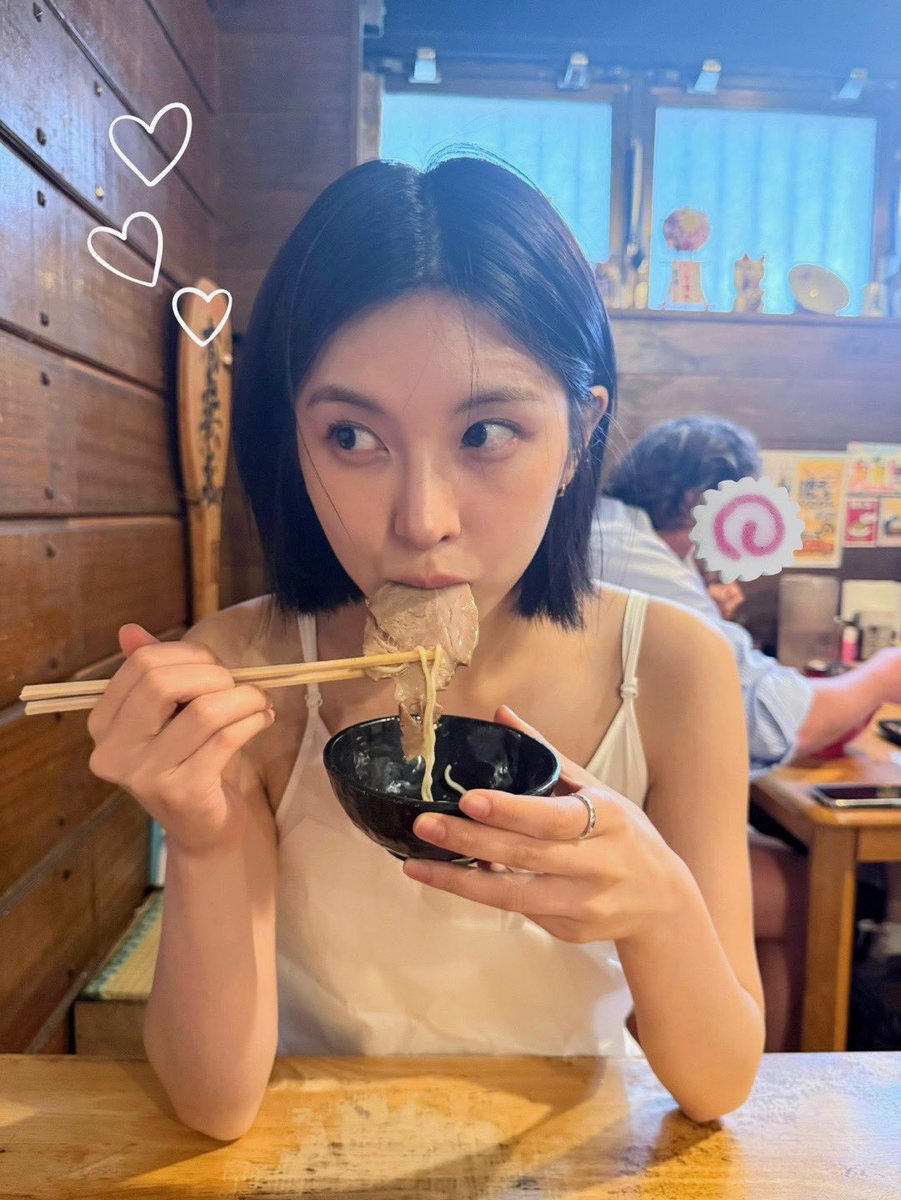 WE_NMIXX's tweet photo. 가족 여행! 왔습니다! 😚

#NMIXX #엔믹스 
#배이 #BAE https://t.co/vgV8FcQM00