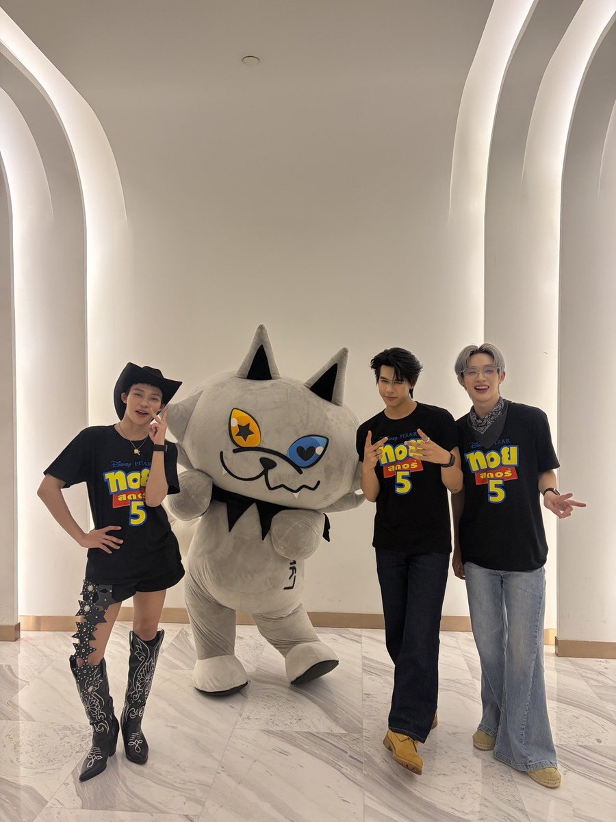 Appst18's tweet photo. ครอบครัวนี้น่ารักจัง
#lykn https://t.co/pebH7V29kS