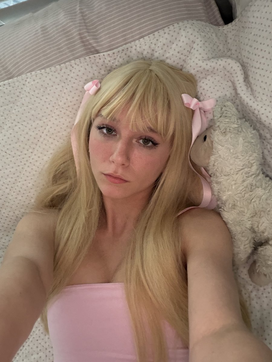 bigpapapickless's tweet photo. pretty in pink 🎀 #dollette #paxnu #coquette #egirl #bows #pink #kawaii #selfie https://t.co/WVSPYJ3PV3