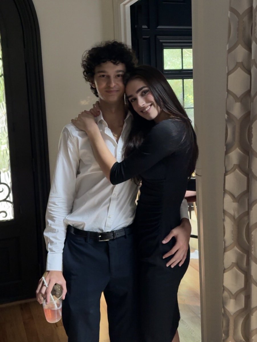 Trvstinn's tweet photo. Maybe looksmaxxing is cope 🤔 https://t.co/XFziGkPhob