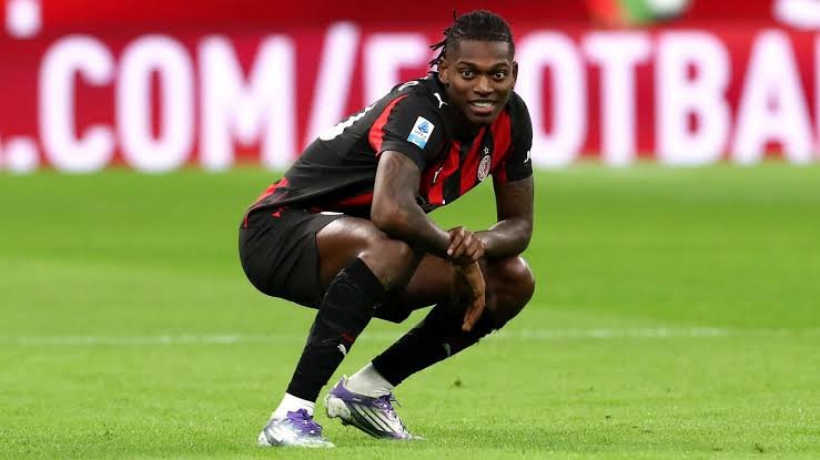 keralista's tweet photo. 🚨 Why Rafael Leão won't work in Amorim's system | Tactical Thread 🧵

Many assume Amorim's 3-4-3 is the perfect fit for Leão. I disagree.

Here's my tactical theory on why Leão could struggle in Amorim's positional structure—even if Milan line up in a 3-4-3. 👇

#ACMilan #SempreMilan #RafaelLeao #FootballTwitter #Tactics