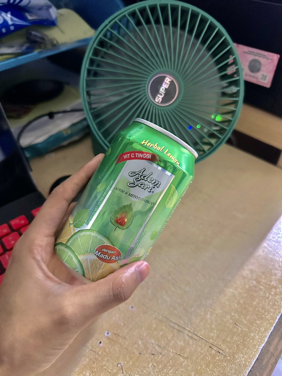 Baby_Monster25's tweet photo. bekasi sementereng itu,minum ginian aja udah seger banget gue mah 😌 https://t.co/xYGzOhyl24