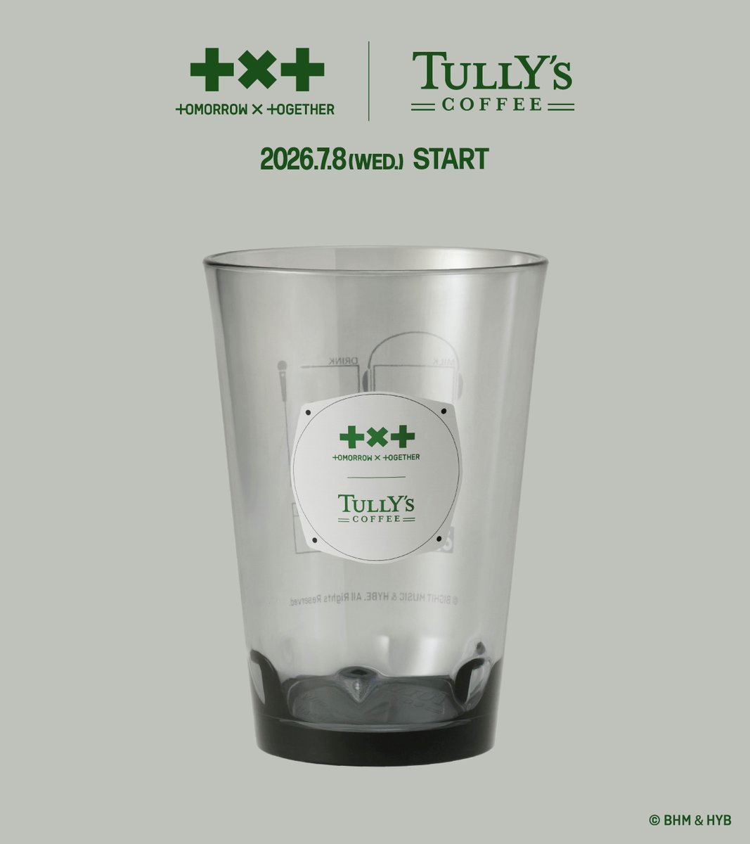 Tullys_jp's tweet photo. ＼コラボアイテム紹介 vol.2🌟／
おうちでも、タリーズにいるようなコラボ気分を味わおう🥤
✅7.8㈬発売　#トライタングラス

お店で提供するコラボ限定デザインカップと、同じデザインのトライタングラス。
カスタマイズボックスにもコラボのこだわりが✨
軽くて割れにくい素材なので、洗浄も簡単！

※実容量：320ml
※転売目的でのご購入はご遠慮ください
※コラボアイテムは一部の店舗を除き、各店舗のオープン時間より販売いたします
オープン時間は、公式HP店舗一覧の店舗詳細ページにてご確認ください
➡️https://t.co/s2mywolGrQ

#TXT #TOMORROW_X_TOGETHER #タリーズコラボ
@TXT_bighit_jp