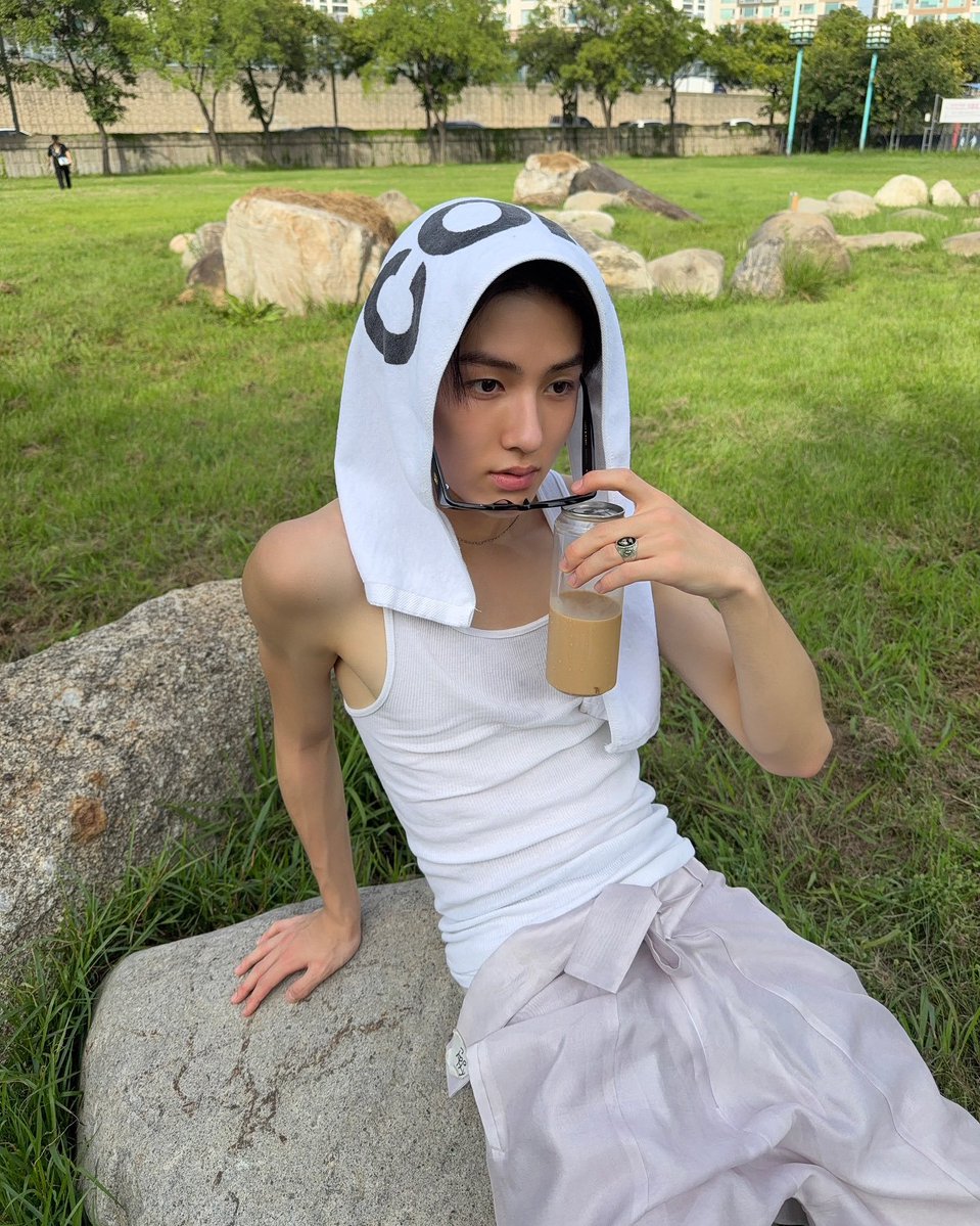 seonghyeonpost's tweet photo. #SEONGHYEON #성현 https://t.co/ZqZkG52HqK