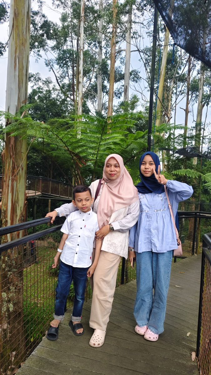 a1fith's tweet photo. Liburan anak-anak ku dan istriku di Dusun Bambu Bandung https://t.co/ZO0YS1tvKt