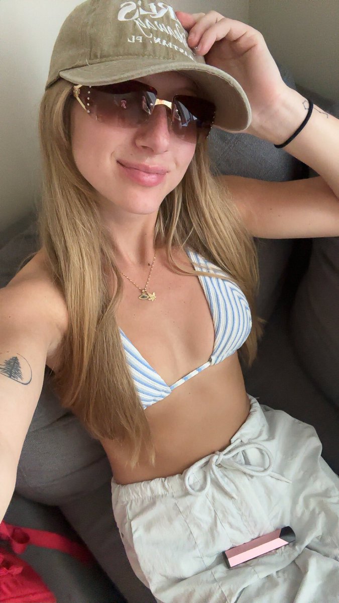 Send2Skyla's tweet photo. drunk and want to destroy ur wallet :) https://t.co/nYYHXThkc1