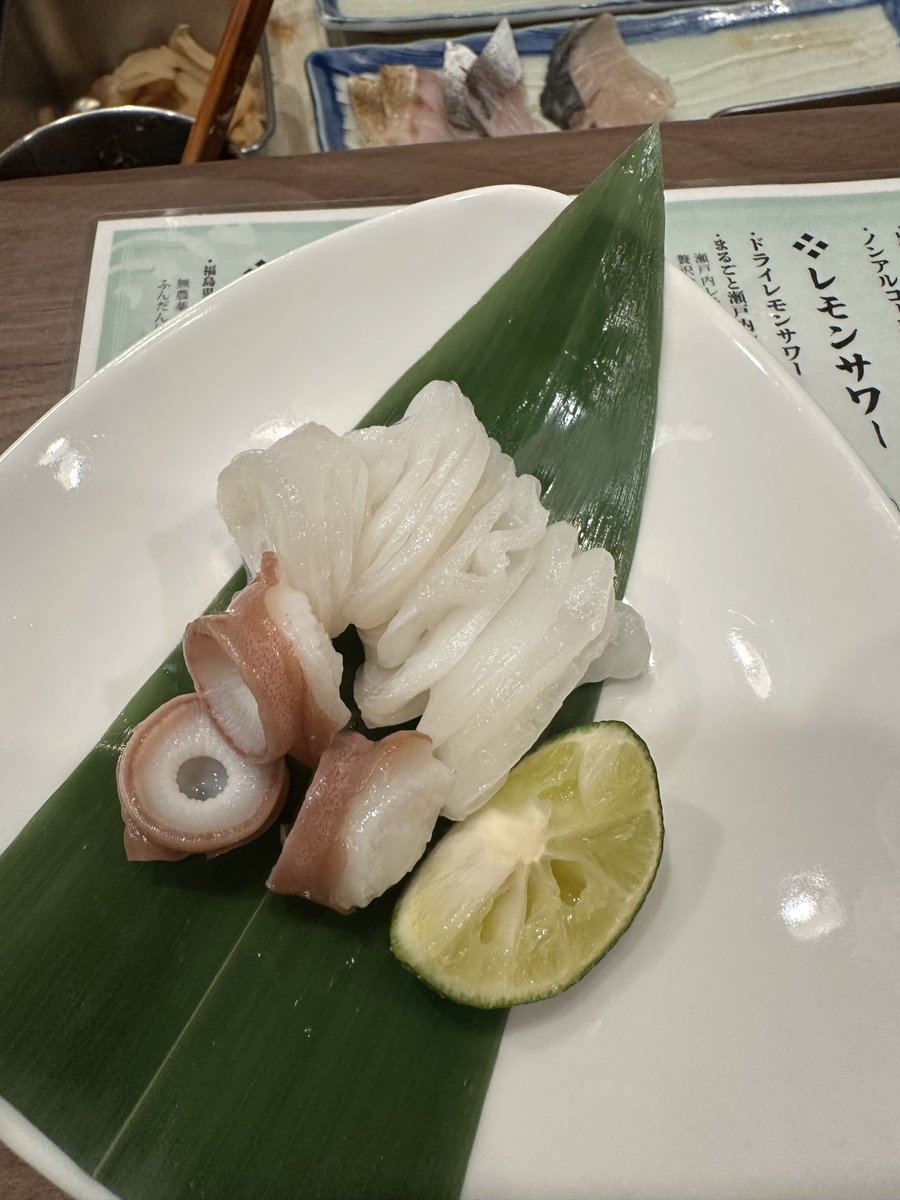 wanitoshanpu's tweet photo. 水ダコ、鰻、巻物、赤だしで〆 https://t.co/45aV2yHhJT