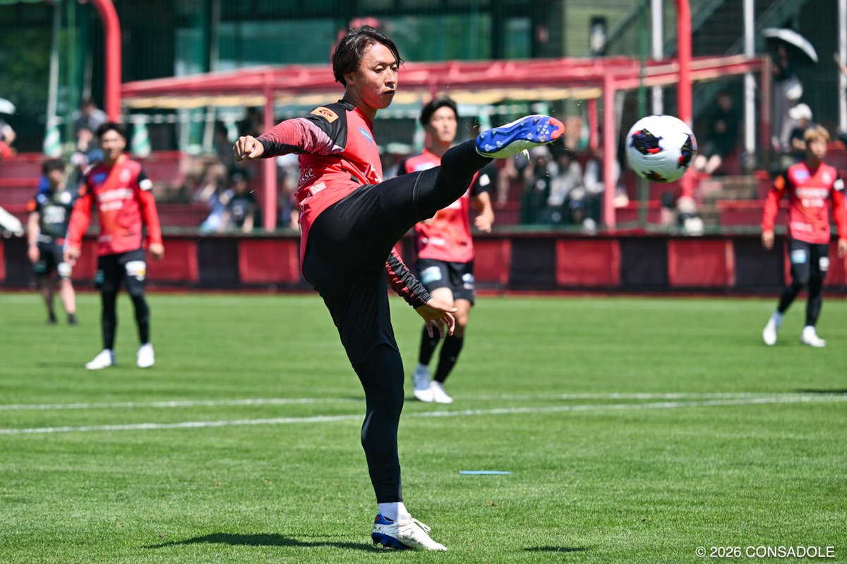 consaofficial's tweet photo. Training Photos📸

ホーム開幕戦🔥
🏆明治安田J2リーグ 第1節
🆚#徳島ヴォルティス
🗓 8/8(土) 14:45KICKOFF
🏟#大和ハウスプレミストドーム

#consadole #コンサドーレ https://t.co/ENuMG95a97