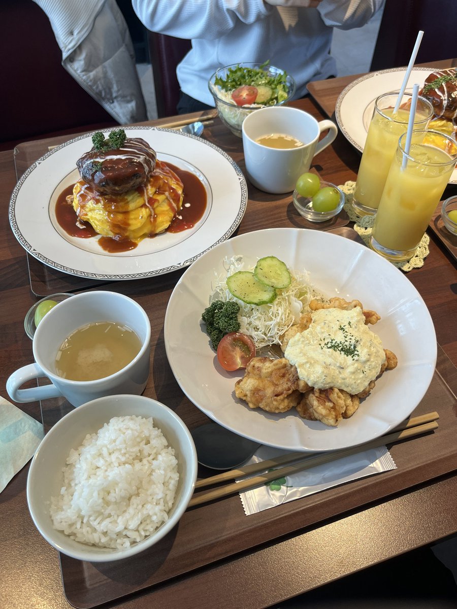 aprilYoNa47's tweet photo. 🍴 대연 미츠바

부산에도 일본 킷사텐 감성의 브런치 카페가 있답니다 𓈒༷♪˚.✧
너두 오므라이스 동아리에 들어오지 않을래 ?
다같이 함바그 오므라이스를 먹으면 기분이 좋아져 (ᐡ⸝⸝- -⸝⸝ᐡ) https://t.co/HLVKLMUAhz