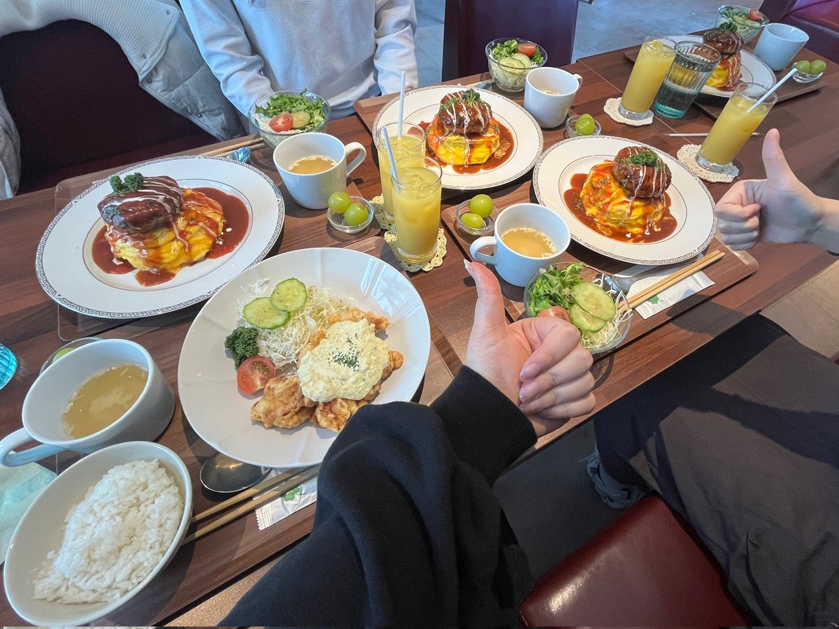 aprilYoNa47's tweet photo. 🍴 대연 미츠바

부산에도 일본 킷사텐 감성의 브런치 카페가 있답니다 𓈒༷♪˚.✧
너두 오므라이스 동아리에 들어오지 않을래 ?
다같이 함바그 오므라이스를 먹으면 기분이 좋아져 (ᐡ⸝⸝- -⸝⸝ᐡ) https://t.co/HLVKLMUAhz