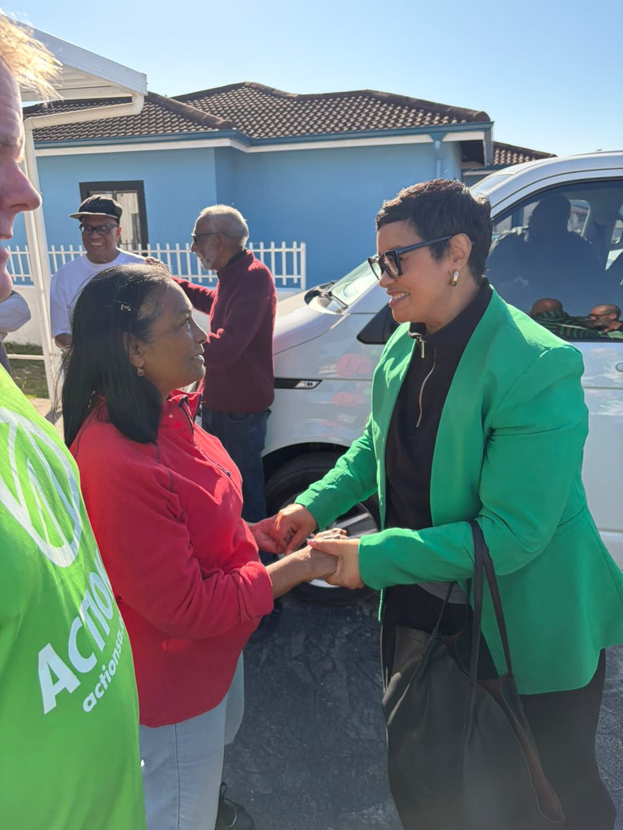 ActionSA_KZN's tweet photo. Out in the community, listening and connecting π ActionSA's @DereleenJ taking time to greet and engage with a resident. This is what being present for our communities looks like. #ActionSA #CommunityFirst #OnTheGround https://t.co/klVzaNuUGp