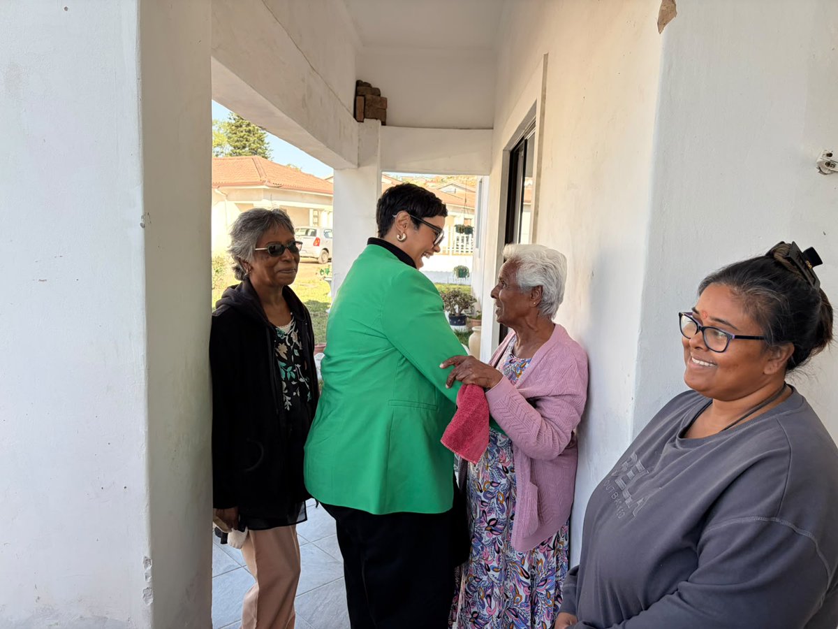 ActionSA_KZN's tweet photo. Out in the community, listening and connecting π ActionSA's @DereleenJ taking time to greet and engage with a resident. This is what being present for our communities looks like. #ActionSA #CommunityFirst #OnTheGround https://t.co/klVzaNuUGp