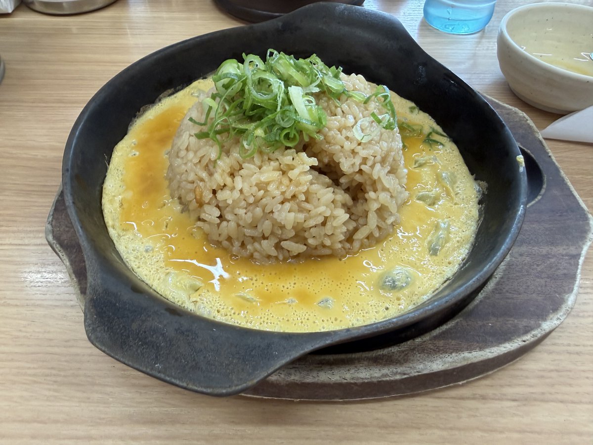 tyarin_gry's tweet photo. ラーメン横綱 港店さんで
3時のおやつに鉄板チャーハン https://t.co/GYTELg9bic