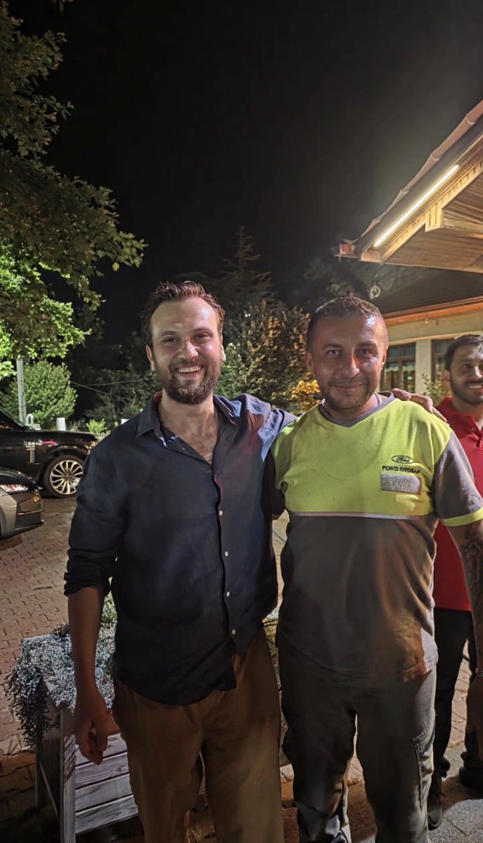 UpdateABi's tweet photo. New shared pictures of #ArasBulutİynemli on the #EveGidenYol set. 

📸: peri_otomotiv https://t.co/Y2phThTWum
