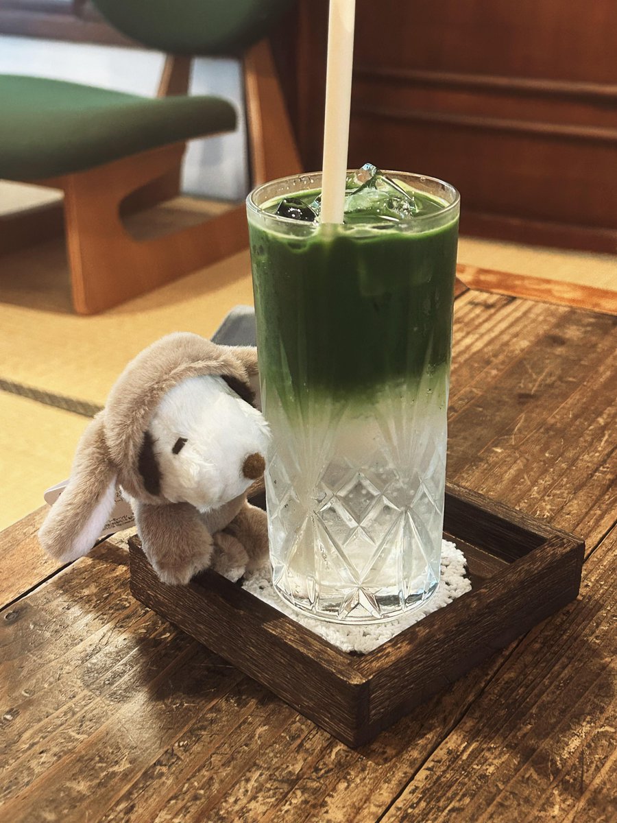 LdomGemma's tweet photo. 香ばしほうじ茶のバスクチーズケーキと、カフェモカ・アフォガート。写真映えは最高だけど、実は味はそこまででもなかった（笑）。 https://t.co/IzCHB8y0Fy
