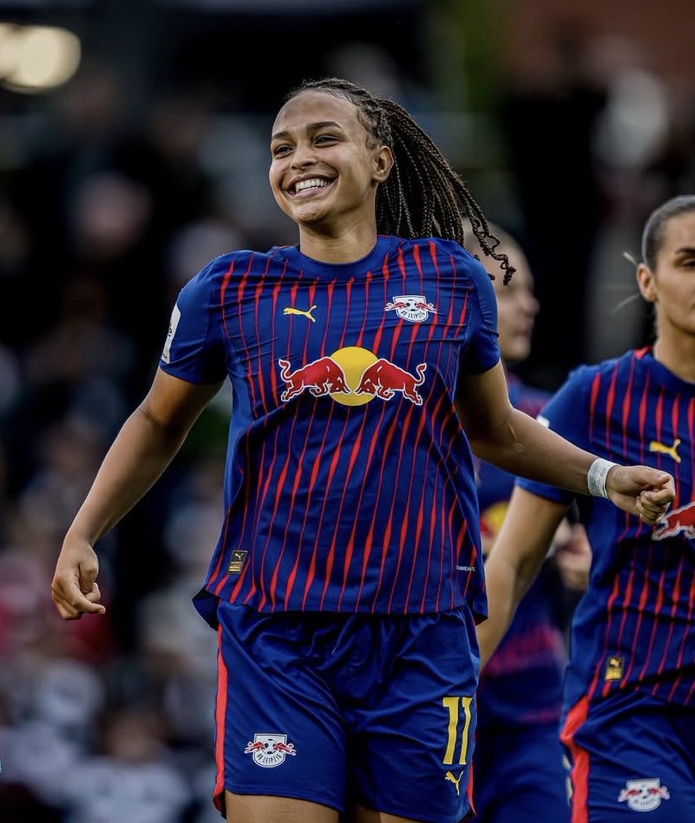 M08russo's tweet photo. 🔴 RB Leipzig begin pre-season as Lisa Baum and Gina Chmielinski miss training ahead of transfers

RB Leipzig Women have officially begun preparations for the 2026/27 season, with head coach Jonas Stephan leading the team’s first training session after the summer break.

Seven new signings took part in the opening session, while several players were absent due to international duty or individual fitness programmes.

However, Lisa Baum and Gina Chmielinski were not involved, as both are set to leave the club this summer. Leipzig confirmed their impending departures, with sporting director Viola Odebrecht describing Baum as “one of the biggest talents in international football” and stating that her upcoming transfer is a positive outcome for everyone involved.

RB Leipzig’s confirmation that Lisa Baum did not return for pre-season strongly suggests her transfer is entering its final stages.