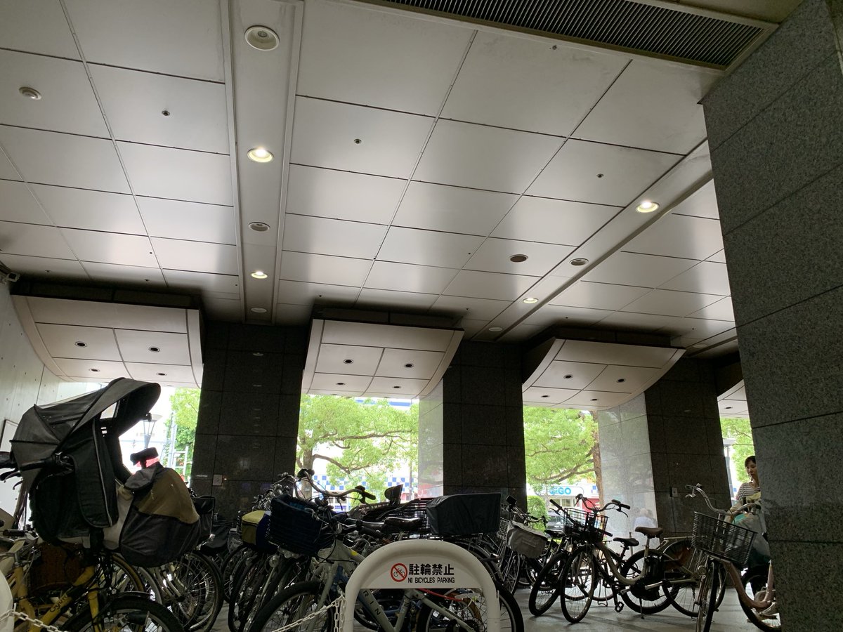 At3hrU's tweet photo. #TowerHall 土,日は駐輪スペースにしている様だ/花屋さんとKirin-City前スペース https://t.co/KUIeWhtYhd