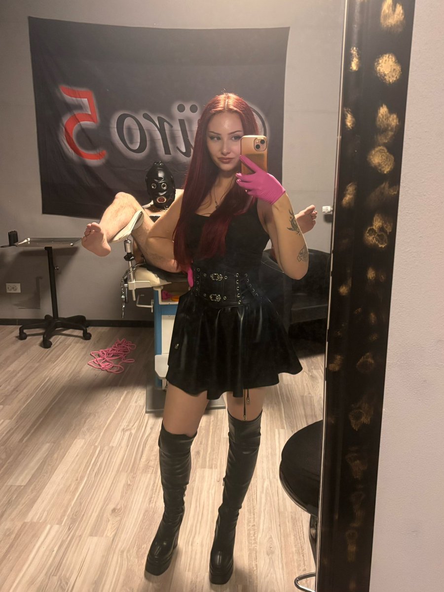 dominant_maya's tweet photo. Be my guest pretty maid 😈⛓️
#femdom https://t.co/MroRBctObR