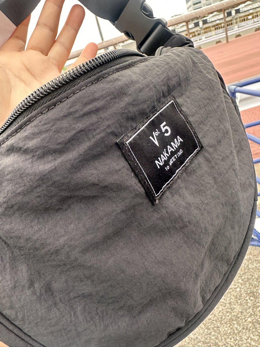 kuuumamam's tweet photo. マリンメッセＡ館とB館の違い😭
つよぽん益々コンパクトになってNAKAMAとの距離近すぎ案件だよ💗💛💚
バックは生地がしっかりしてるし、中の生地も可愛い❤️
#NAKAMAtoMEETING_vol5福岡 https://t.co/Y1yOELdzOz