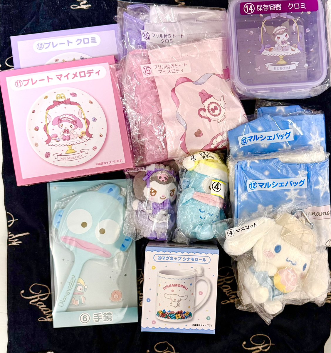 tanumomo5's tweet photo. サンリオ当たりくじ サンリオくじ 交換

求）画像1～2枚目のもの
譲)画像3～4枚目のもの

愛知県内手渡し交換希望 

#サンリオ当たりくじ 
#サンリオ交換
#キティくじ https://t.co/A5lbSCEmrQ