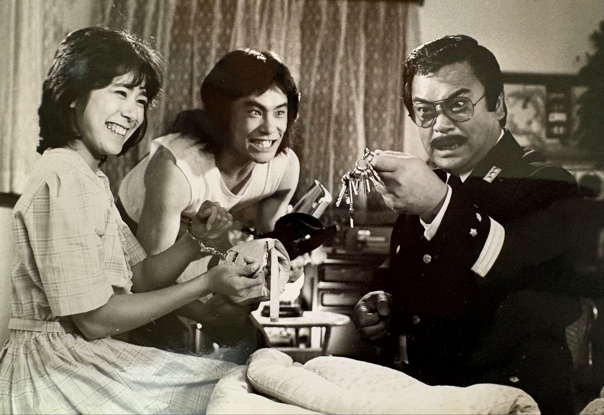 MariChihara's tweet photo. 昨日、黒崎輝さんの葬儀が滞りなく終えたとの事

私には、とても大切な先輩でした
『コータローまかり通る！』のツアーの時、(ご両親が心配していると思うから電話しなさい)とご自分のホテルの部屋から何回も電話をかけさせてくれました

ご冥福をお祈りします https://t.co/qmhmifzHxP
