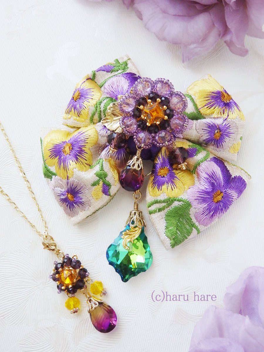 Tomo3 様お取引中⭐3080⭐❣️大人可愛い春夏アクセ❣️オリジナル✴インド刺繍 インド刺繍リボンのみも、 お花orグリーンリーフチャーム付きも