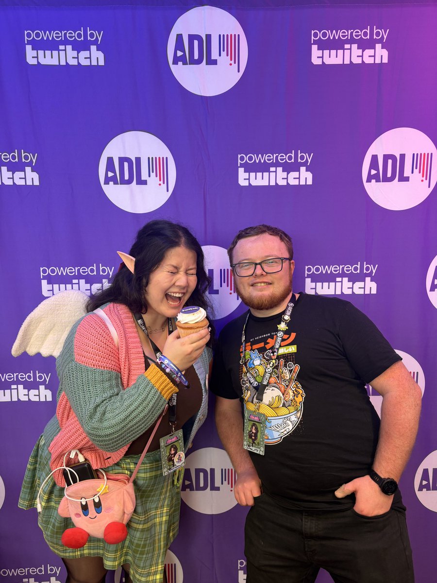 AngelNaomiYay's tweet photo. I LOVE FREE MUFFINS

ft. @Chaos_098 | #AVcon2026 https://t.co/tYapMMiUSM