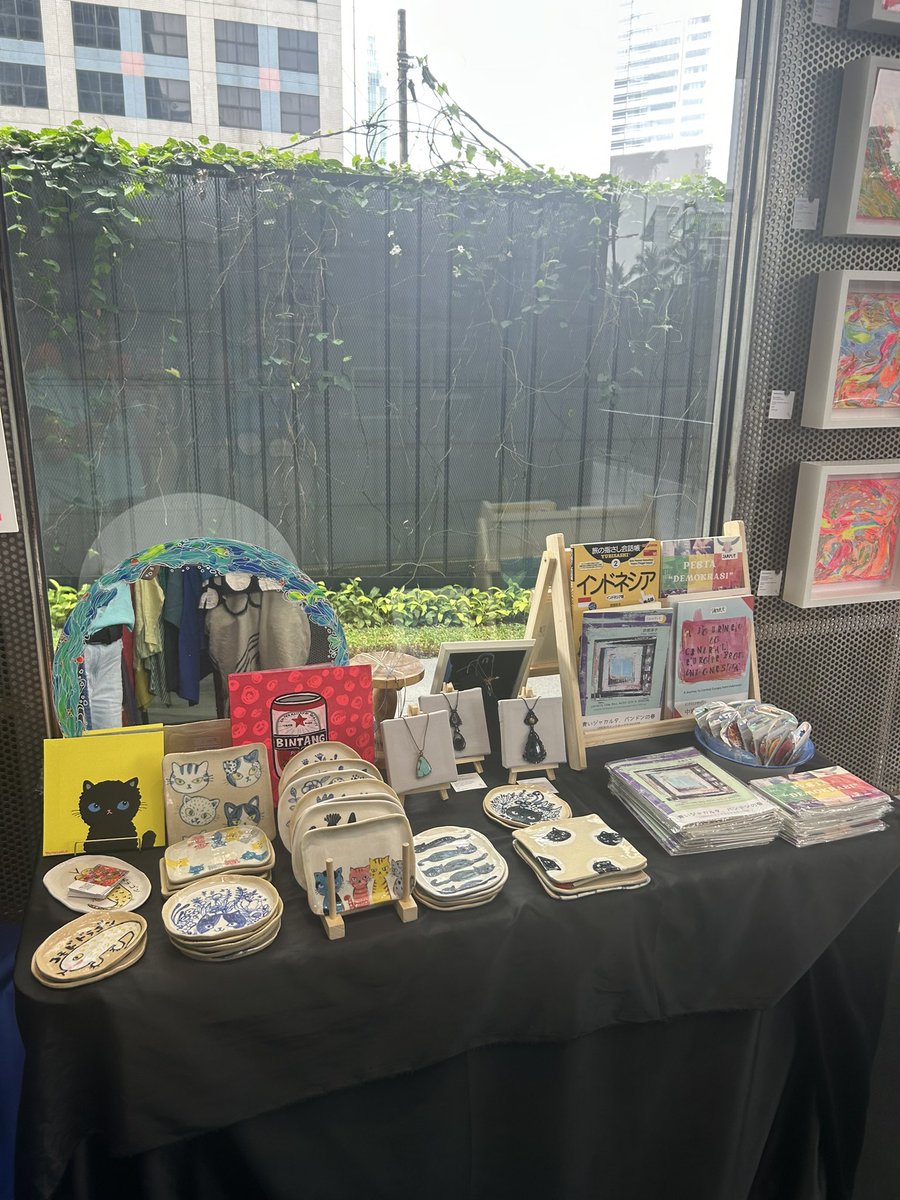 okoyrocks's tweet photo. 今日から8/1まで、Sudirman 7.8 のLQID CREATIVE SPACEにて展覧会やってます！ https://t.co/fEE8t2dijh