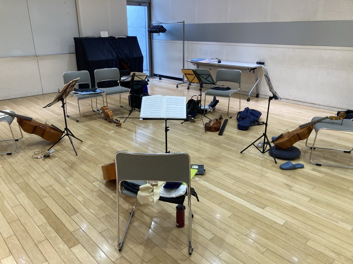 scijocci's tweet photo. 今日のコンソートもいつものように5声。前半にローズをみっちり。今回から前から順番に、難曲も後回しにしないで立ち向かう方針。頑張るぞー。 https://t.co/M7BM9VRa1Z