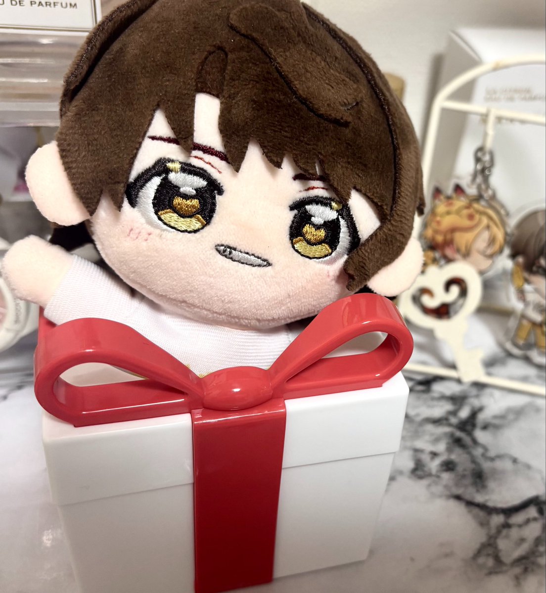 ui_ra_hinan's tweet photo. プレゼント箱からわァってしてるセンラぬいちゃんかわいい(ᴖ ̫ᴖ  )♪ https://t.co/Flaotr5gQM