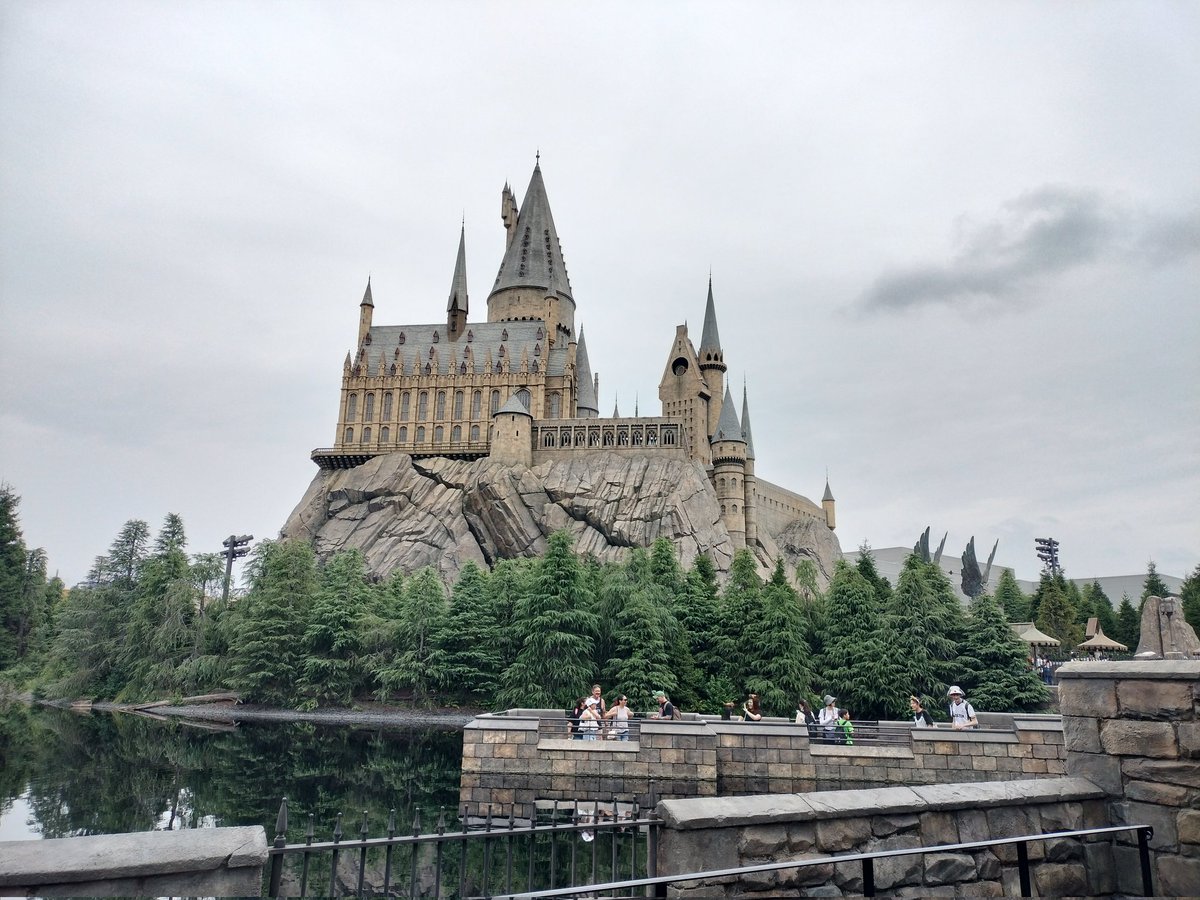 BenjiEstGon's tweet photo. HOGWARTS https://t.co/RqkmRlnien