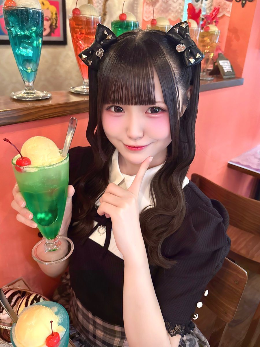 sari_SKKH's tweet photo. 18歳になりました♡̴︎︎⟡. https://t.co/9N2dzXkM2o