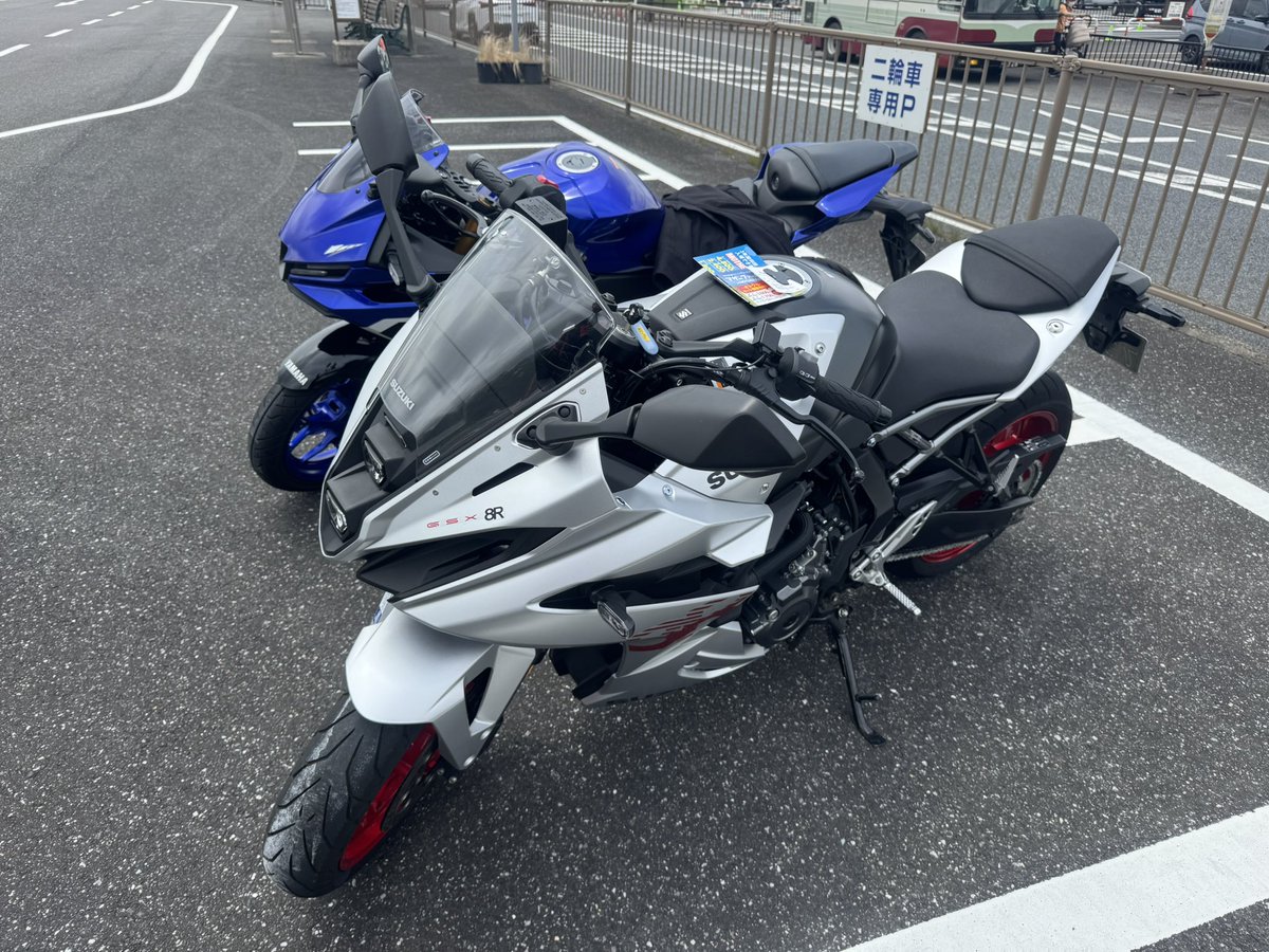 F49RRevo's tweet photo. 久しぶりにツーリング！
F4なんか痩せた？ https://t.co/4STCCRYr4x