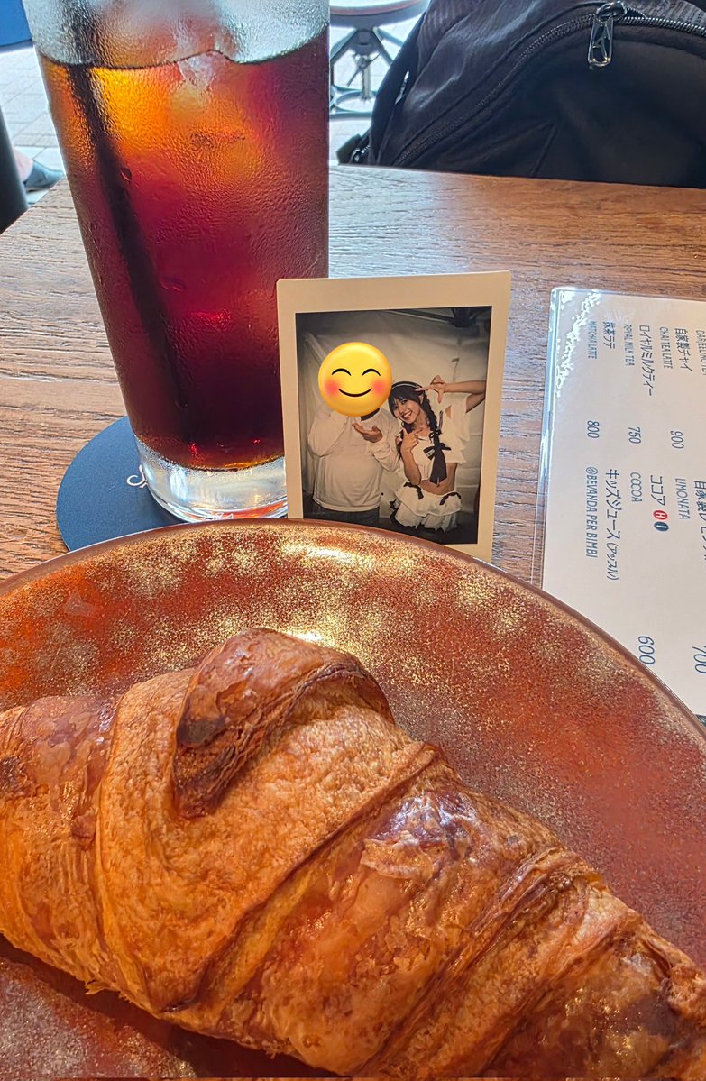 OnTheStage108's tweet photo. 1回Selene b2を抜けてカフェで、 足腰を休める
まだ先は長い

#あいじょう
#江崎友梨
(ウワキデハアリマセン。キンマー水着祭出場記念デス) https://t.co/6XIPs5K0zT