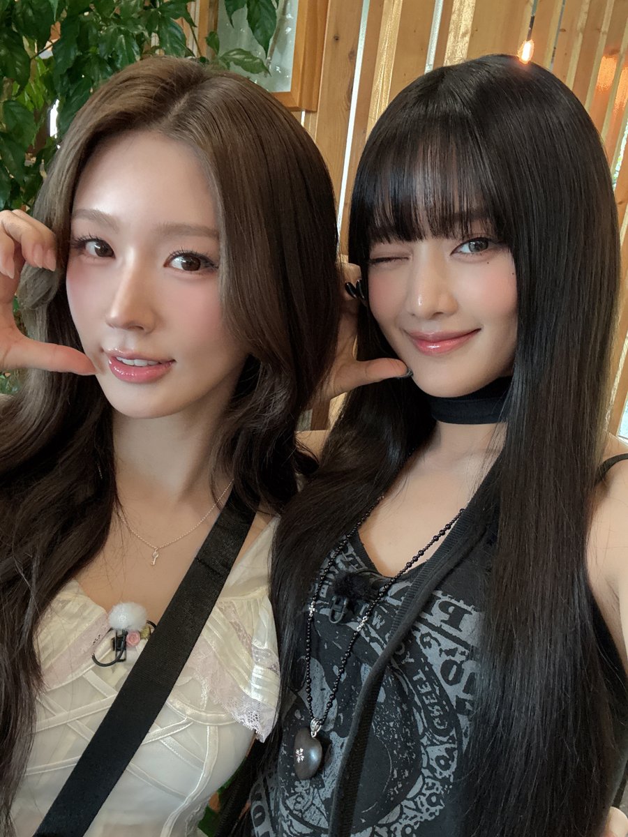 official_i_dle's tweet photo. [📸] 260705 @ #런닝맨

#아이들 #idle
#미연 #MIYEON
#민니 #MINNIE https://t.co/EfHCZHhSgM
