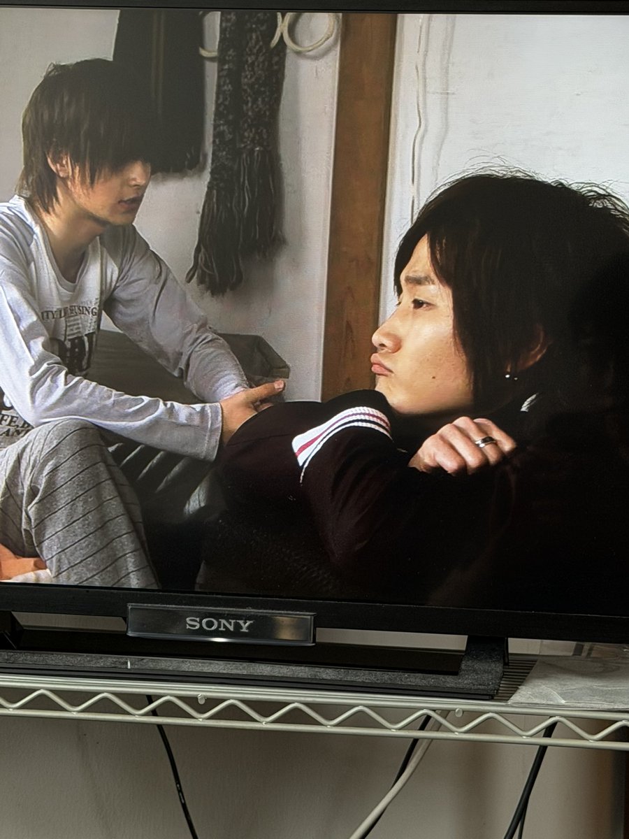 Lotus_dull's tweet photo. 質感が安っぽいカラオケ映像みたいでこれもまたいいんだよなぁ https://t.co/uMTPprdsnt