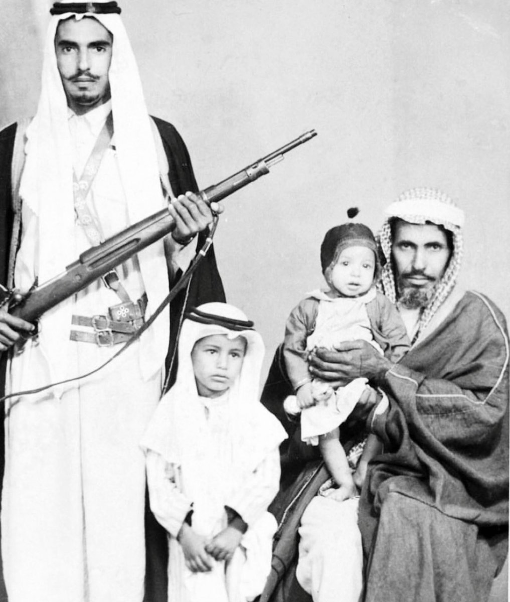 Qhta10ni's tweet photo. ناسٍ ليا مات ابوهم جددو صيته
وناسٍ ليا مات ابوهم  كلهم ماتَو https://t.co/9ytYGEEi58