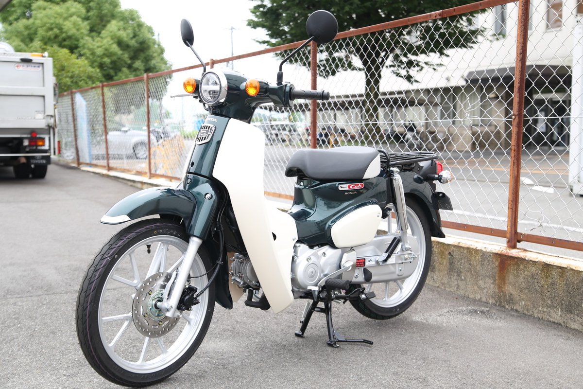 ogajima's tweet photo. スーパーカブ110ご納車です🏍️

長く乗られていた50ccからのお乗り換え。

50ccも気軽で良いですが、110ccになると走りに余裕が出て、普段使いがかなり快適になります👍

新しいカブも長く活躍してくれると思います😊

ご成約ありがとうございました！

#スーパーカブ110
#ホンダバイク https://t.co/16QHiSEGt5