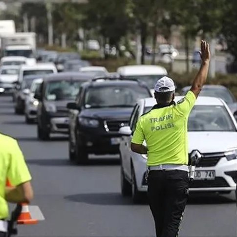 bpthaber's tweet photo. Danıştay, itiraz edilen trafik cezaları kesinleşmeden ödeme emri gönderilemeyeceğine hükmetti. https://t.co/DWZfzU1LRX