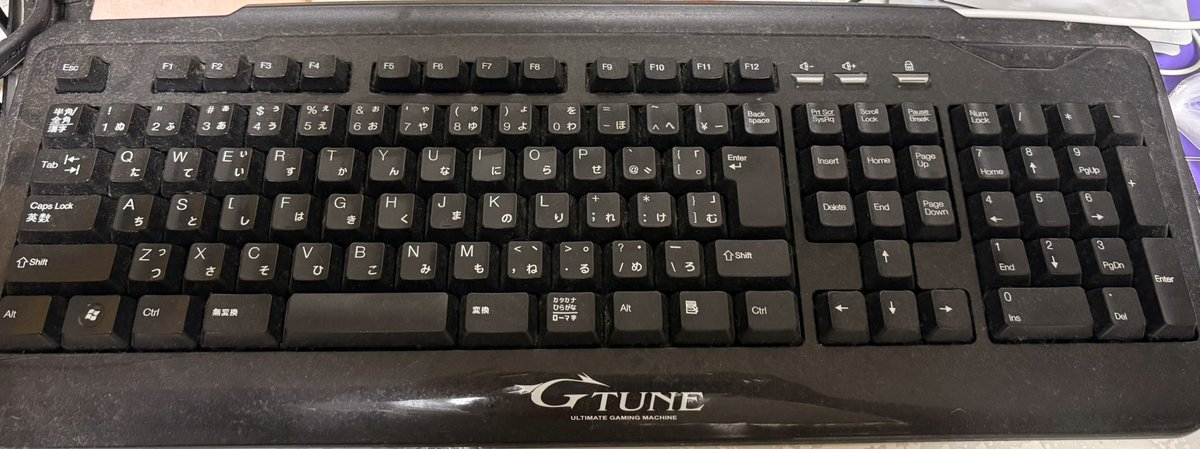Hsk_yu's tweet photo. FF14やらなくなってからずっと放置でした
もう何年も経つね
まっ電源入れてないから使えるか知らんけど
before▶︎中間▶︎after https://t.co/S2RnHv6pW5