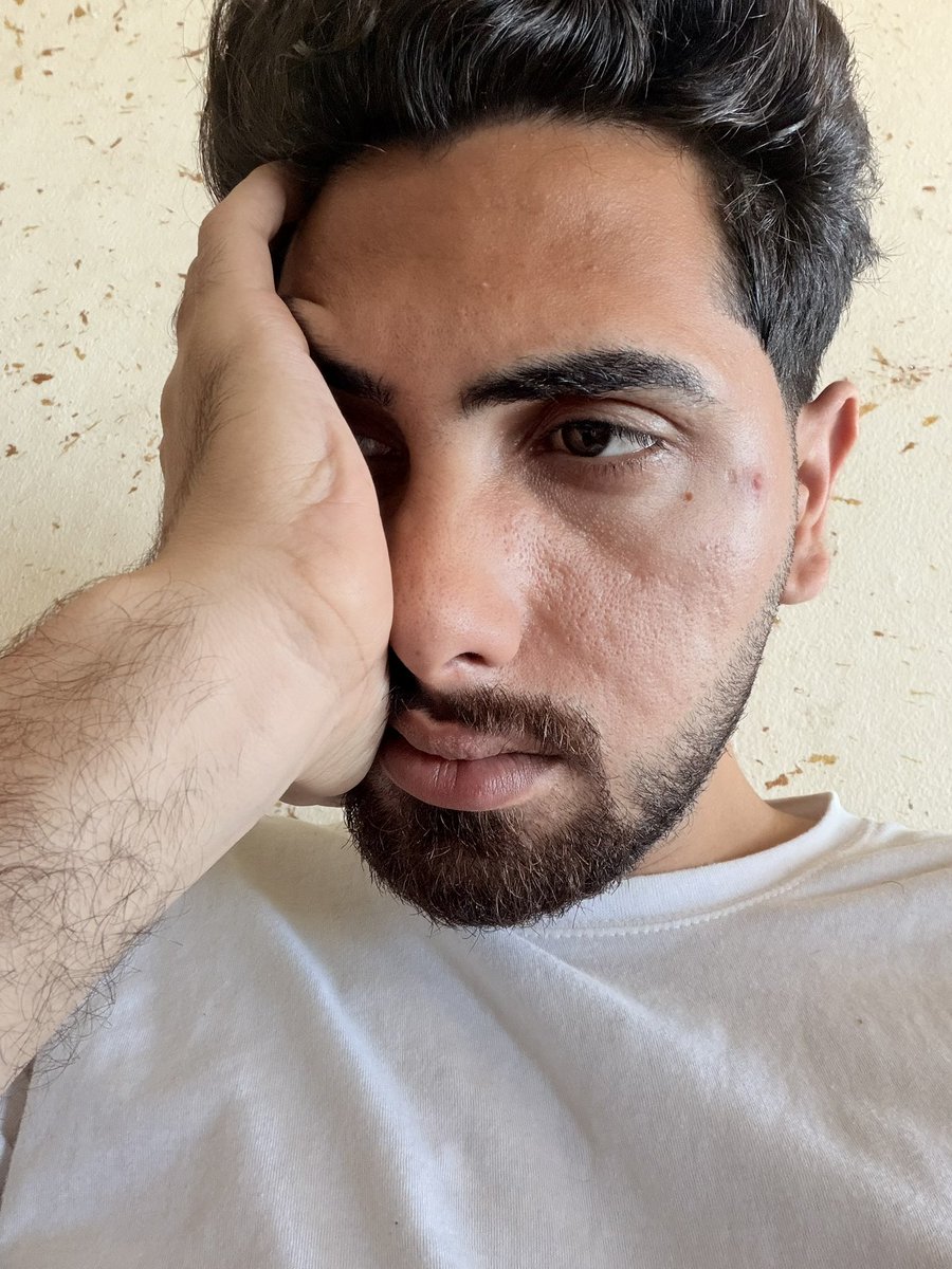 Dr_SaebGaza's tweet photo. We have no food and my family is hungry. 😣😭 https://t.co/hodDQ9Vem6