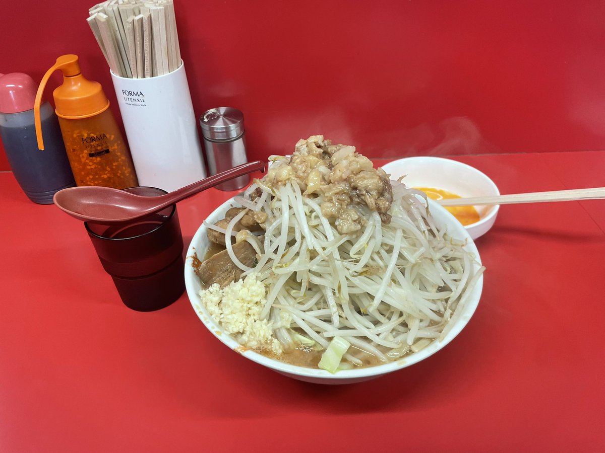 4gktw14's tweet photo. ラーメン二郎　一橋学園店

小ラーメン　豚4枚　　タマゴ
ニンニク　アブラ

初訪問でした
美味しかったです

#ラーメン二郎 https://t.co/nMkg0Hmo6W