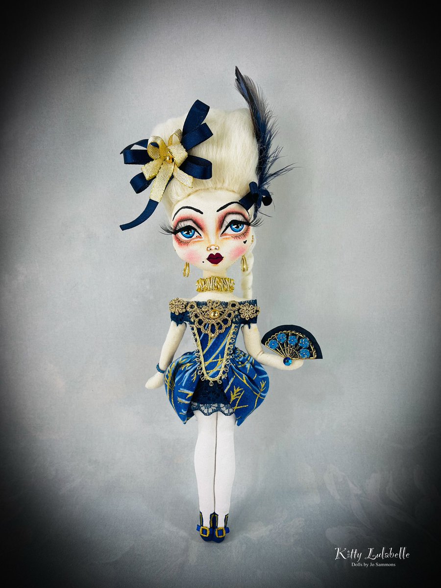 DamnatoDolls's tweet photo. Handmade art doll available in my Etsy shop https://t.co/K94hawzVZk 
#marieantoinette #rococostyle #MHHSBD #dolls https://t.co/PiaviAodRC
